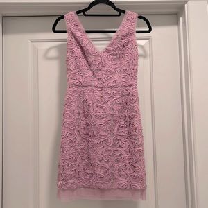 BCBGMAXAZRIA size 4 sleeveless vneck lilac lace floral dress